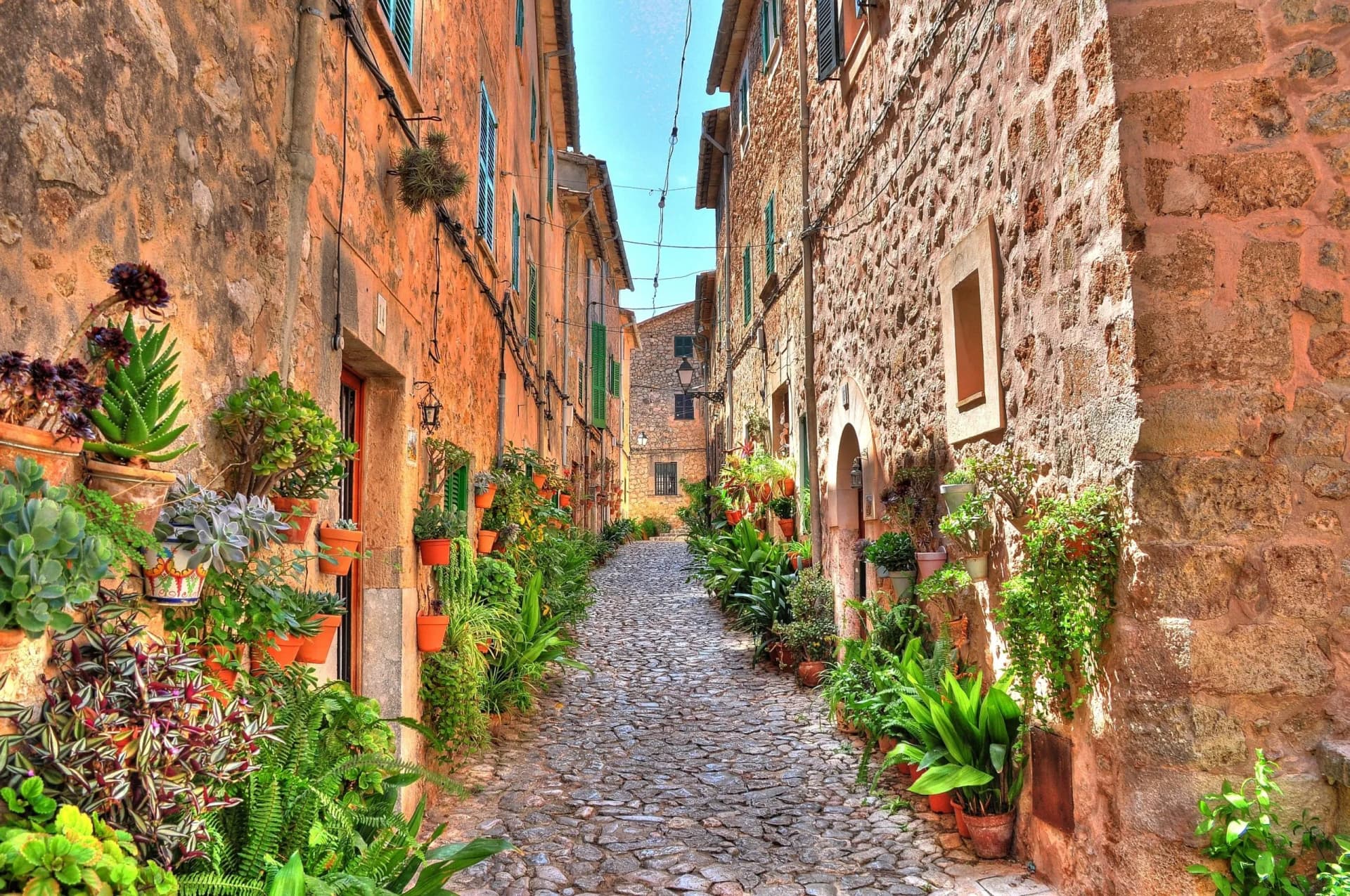 Uncover the poetic charm of idyllic Valldemossa