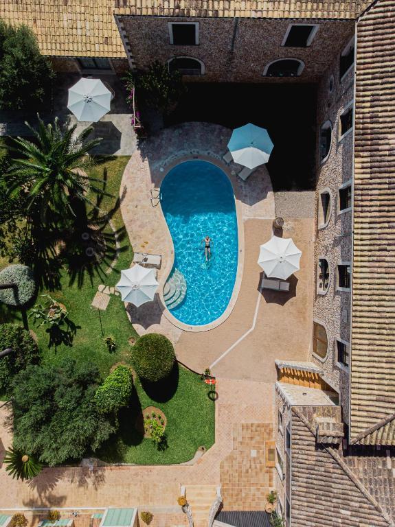Curolla Petit Hotel image 2