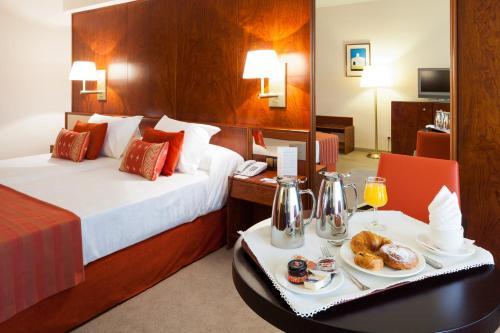 Hotel Royal Plaza image 2